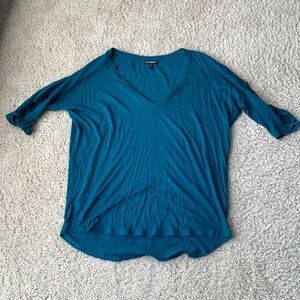 Express 1/2 sleeve turquoise shirt with detail szS